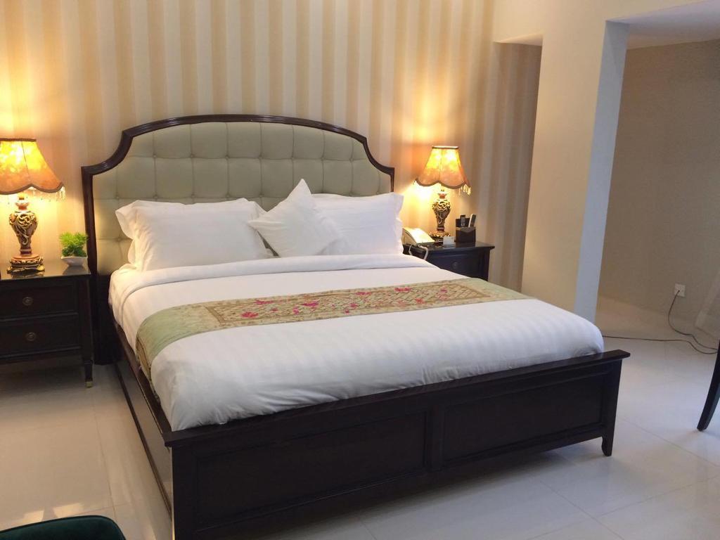 Orchards Cottage Hotel カラチ エクステリア 写真