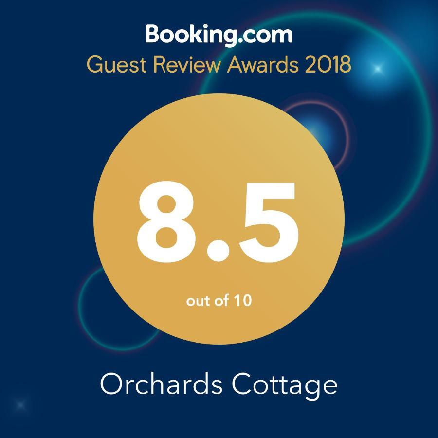 Orchards Cottage Hotel カラチ エクステリア 写真